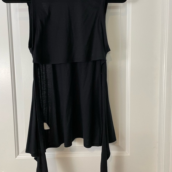 2 for $15 👟 l FABLETICS MARIELA TANK - Picture 2 of 9